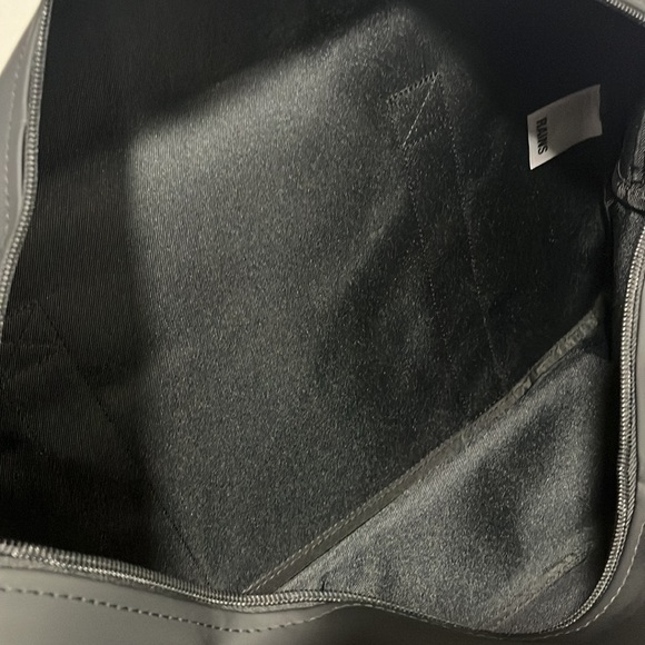 NEW Rains Gym Duffle/ Weekender Bag Black - Picture 11 of 15
